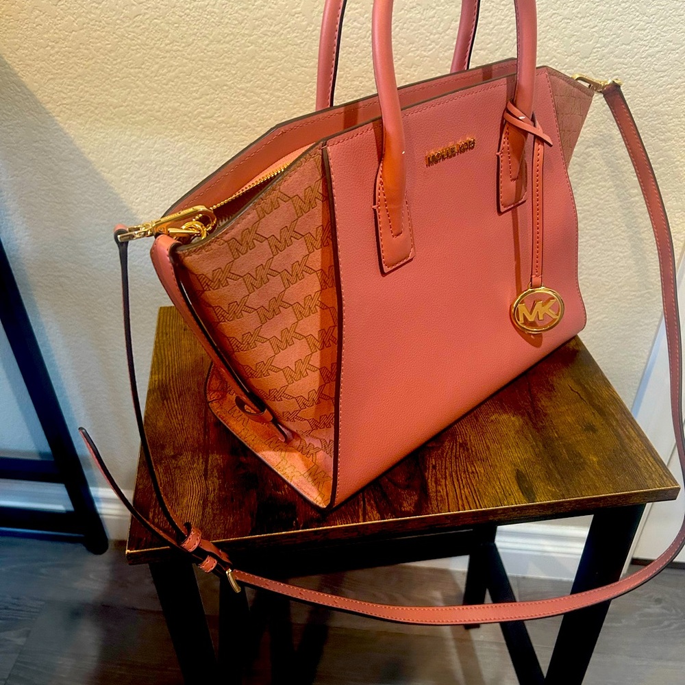 Michael Kors Tote Handbag!